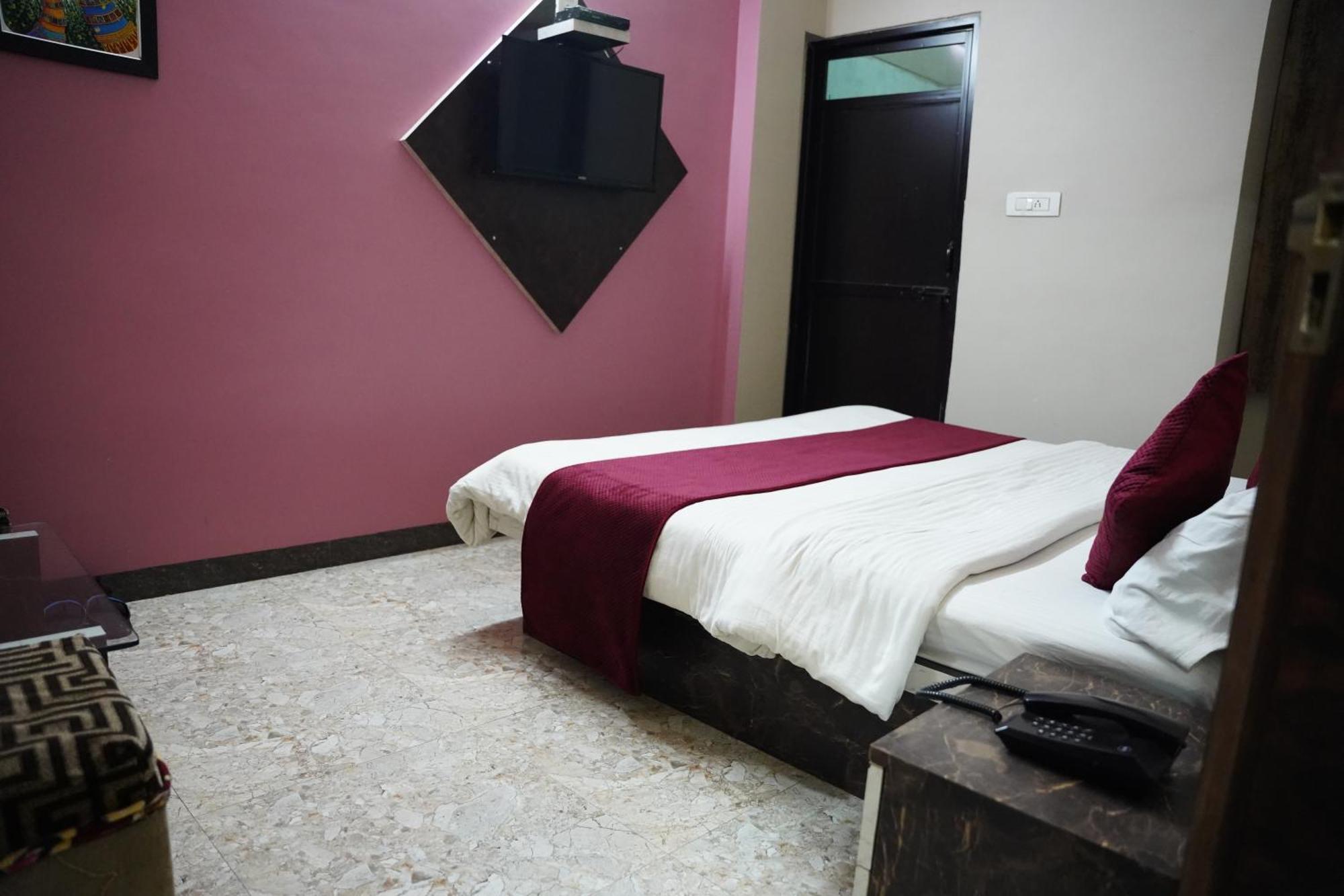 Hotel Mahishmati Palace Maheshwar Exterior photo